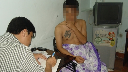 “Mỹ nam kế” và góc khuất nghề trai đứng mẫu