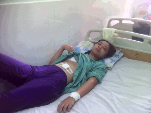 Nữ sinh lớp 10 bị bạn nam đâm dao: 2 người chưa quen nhau