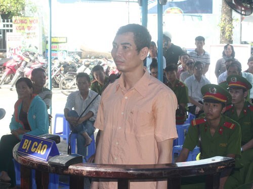 Đâm chết bà bán bánh bèo sau khi sàm sỡ, gã xe ôm lĩnh án