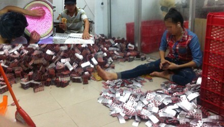 Đề nghị công an vào cuộc vụ lò thực phẩm chức năng siêu bẩn