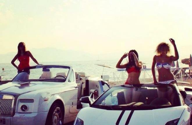 Trào lưu khoe siêu xe của hội con nhà giàu Dubai