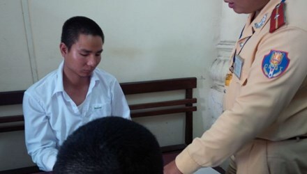 Tài xế taxi phóng bạt mạng trên phố khai gì?