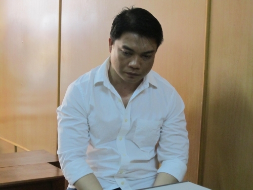 Gã buôn vũ khí dưới vỏ bọc viên sỹ quan