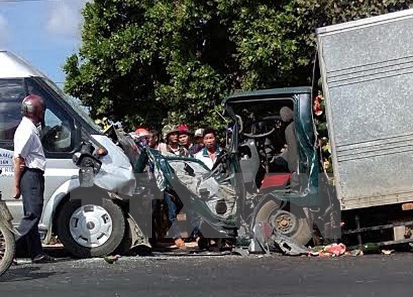 Hơn 5.820 người tử vong vì TNGT trong 8 tháng đầu năm 2015