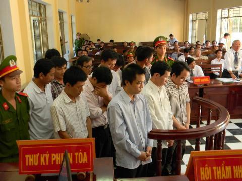 Vụ tham ô tại Agribank: 2 cán bộ Agribank lĩnh án chung thân