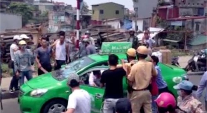 Chủ tịch Hồ Huy lên tiếng vụ taxi Mai Linh náo loạn phố Hà Nội