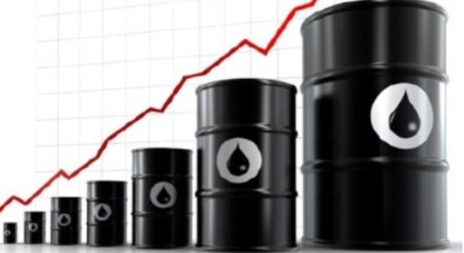 Giá dầu thế giới tăng mạnh trở lại