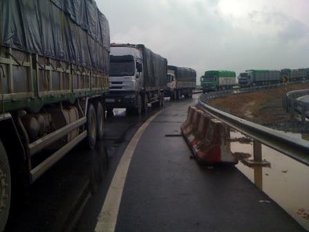 Xe chở quá tải sẽ bị phạt đến 40 triệu đồng