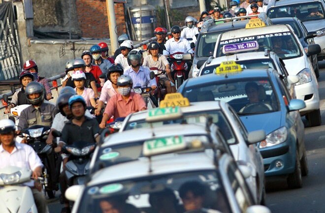 Giá cước vận tải: Bộ giao thông thúc giục giảm giá