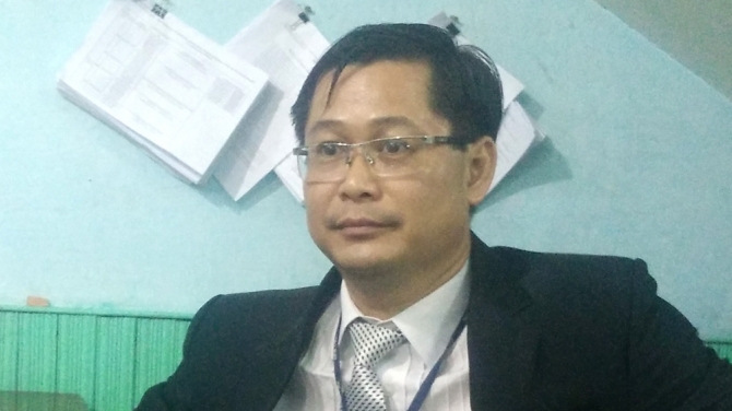 Trưởng phòng bảo hiểm tố CSGT tự nhảy lên nóc ca pô