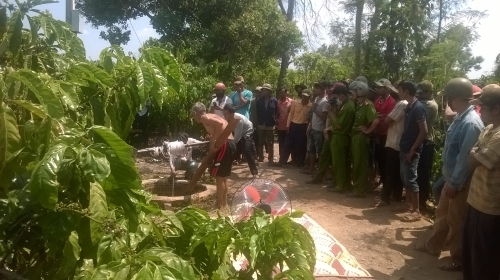 Chuyện chưa kể về người đàn ông hai mươi năm làm nghề vớt xác