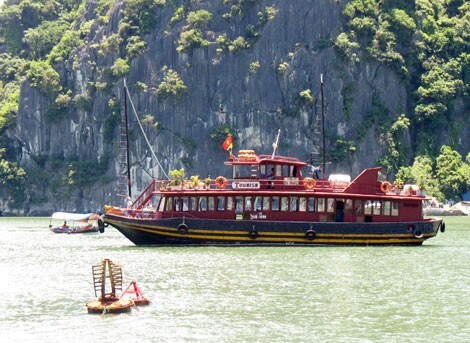 23 triệu đồng cho một bữa ăn, 2,5 triệu đồng một con ốc ở vinh Hạ Long