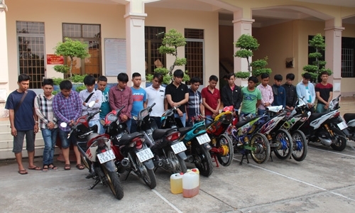 Nhóm 'quái xế' hẹn đua xe qua Facebook bị cảnh sát bắt giữ