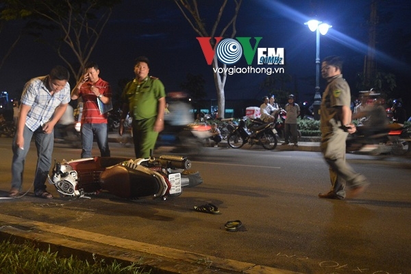 Phóng nhanh, 2 nam thanh niên đâm vào gốc cây thương vong