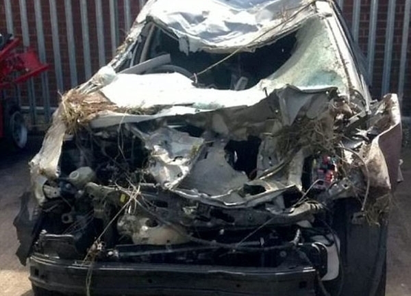 Bà bầu may mắn thoát chết sau vụ tai nạn kinh hoàng