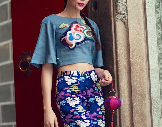 Diễn viên Sella Trương lãng mạng xuống phố 