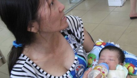 Nghẹt thở giải cứu bé sơ sinh bị dọa giết