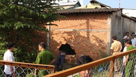 Xác định nguyên nhân vụ 2 thanh niên chết trên lỗ thủng bức tường