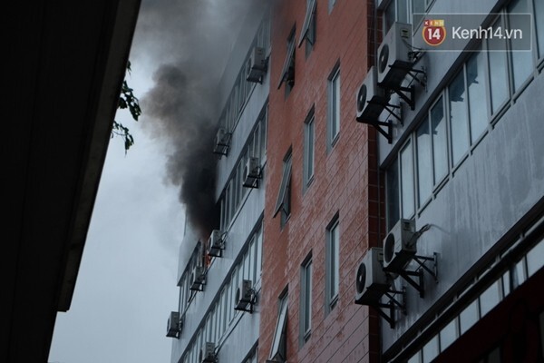 Cháy dữ dội tại Công ty cổ phần xuất nhập khẩu Hàng không AIRMEX 