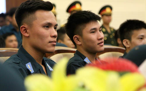 Thanh niên cả nước lên đường nhập ngũ đợt 2