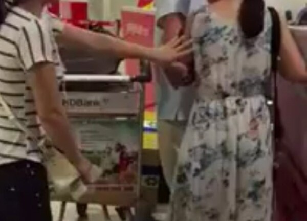 Nóng với clip