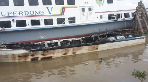 Rò rỉ nhiên liệu, tàu cao tốc cháy rụi giữa khuya tại bến Rạch Giá
