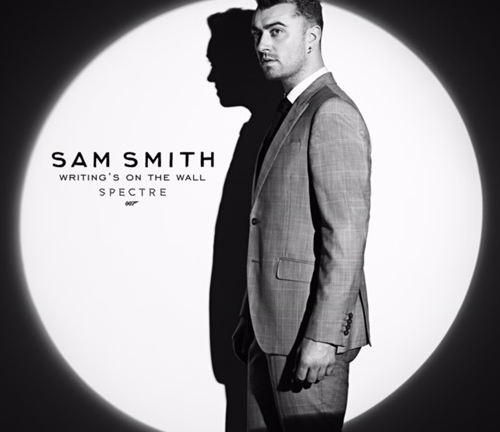 Sam Smith thể hiện ca khúc chủ đề của