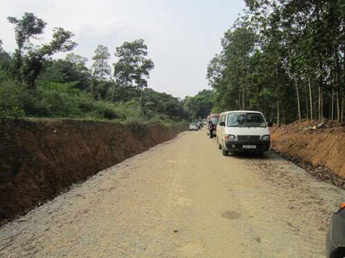 Cuộc mật phục sới bạc trong rừng già được canh phòng cẩn mật