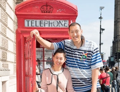 Cặp vợ chồng cao nhất thế giới nhận kỷ lục Guinness