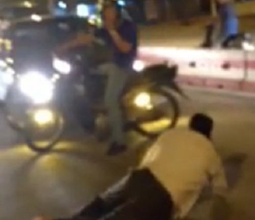 Sau va chạm, thanh niên 