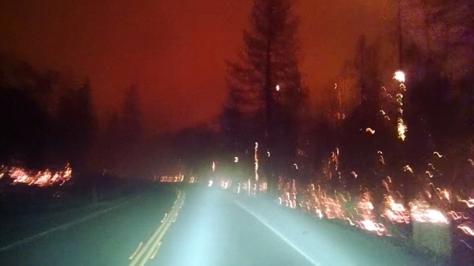 Hãi hùng clip liều mạng thoát thân khỏi