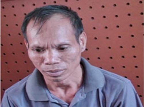 Bắt giữ ông bố hạ sát con trai 5 tuổi vì khóc đòi bế