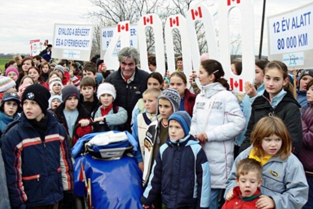 Người đàn ông đi bộ qua 6 lục địa trong 11 năm