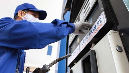 Giá xăng hôm nay 18/9: Áp lực tăng giá