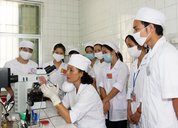 Phó thủ tướng yêu cầu đổi mới đào tạo y khoa