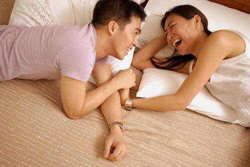 Anh sẽ yêu thương những vết rạn trên người em