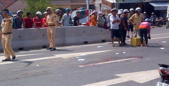 Thai phụ bị xe tải chạy ngược chiều đâm tử vong