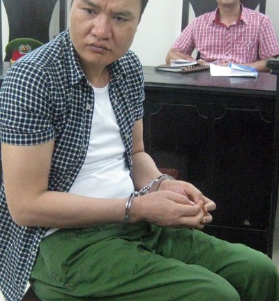 Cố thủ 17 giờ sau khi sát hại nữ nhân viên nấu ăn