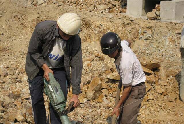 Xử lý hình sự hành vi cưỡng bức lao động?