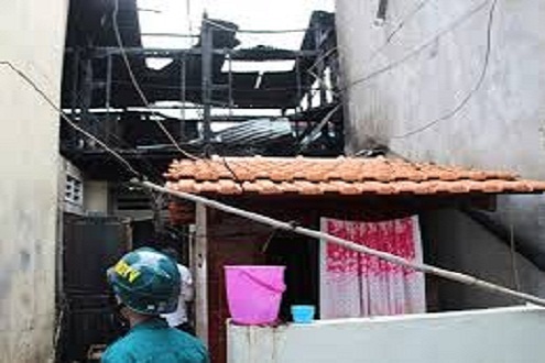 Bị điện giật khi phơi quần áo tại sân nhà, 3 người 1 gia đình tử vong