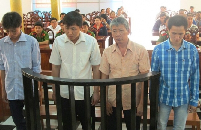 Lợi dụng internet banking, 