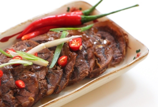 Thịt bò om hoa hồi, canh riêu cá chép hấp dẫn bữa cơm thứ 7