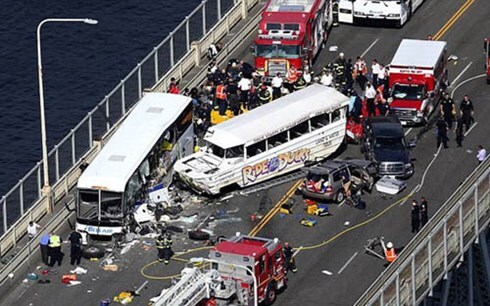  Tai nạn xe bus kinh hoàng ở Mỹ: 4 sinh viên Việt Nam bị thương 