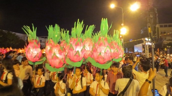 Không khí Trung thu tưng bừng khắp các tỉnh thành