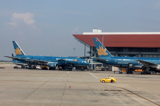 Hàng loạt chuyến bay đến Đài Loan bị hủy do bão Dujuan