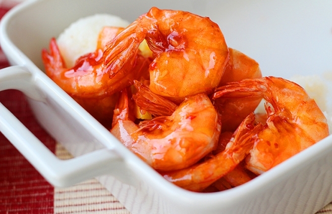 Đậm đà bữa cơm đầu tuần với tôm sốt dứa, canh sườn nấu măng