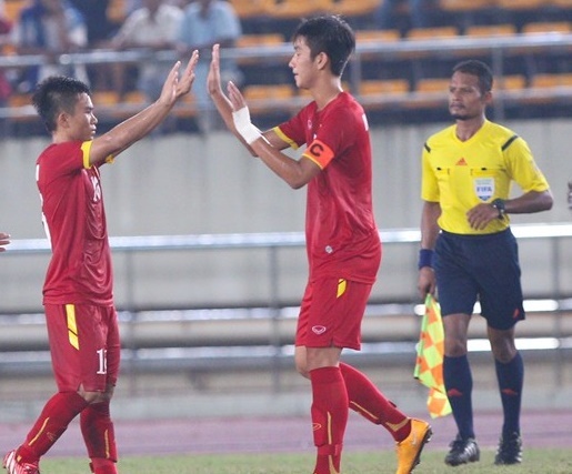 Đức Chinh lập cú đúp, Văn Hào nhận thẻ đỏ, U19 Việt Nam giành 3 điểm