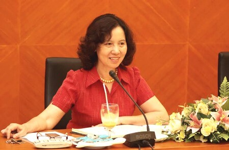 Sinh con gái được hỗ trợ tiền: