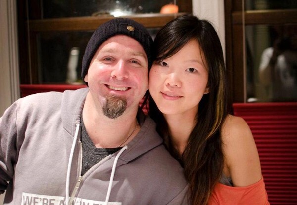 Bí quyết nghỉ hưu ở tuổi 30 của cặp đôi tiết kiệm 70\% lương mỗi tháng