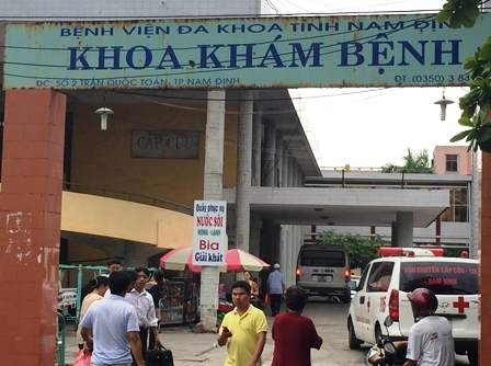 Cướp taxi, chém công an đứt gân rồi nhảy lầu tử vong